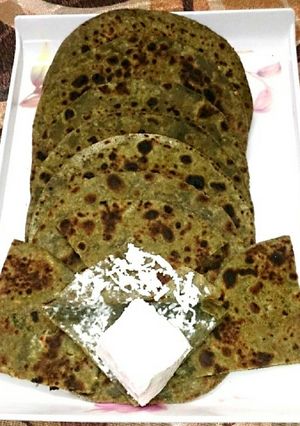 A picture of Palak paneer paratha.