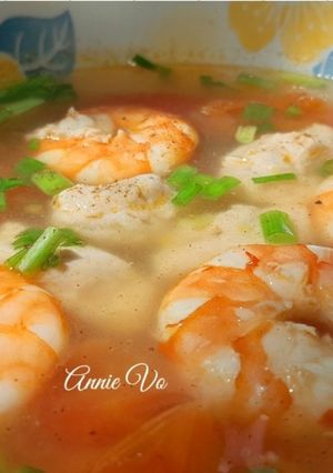 Hình của món Canh cà chua cá thác lác tôm nõn.