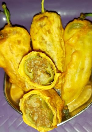 हरी मिर्च पकोड़ा (hari mirch pakoda recipe in Hindi) रेसिपी मुख्य फोटो