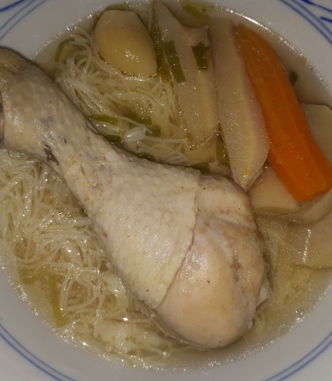 Húsleves csirkecombból recept fotója