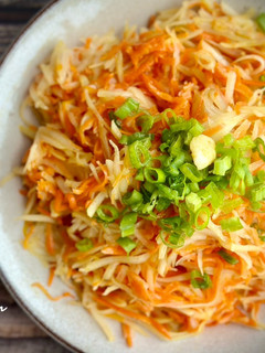 紅蘿蔔炒馬鈴薯 / 家常菜 的食譜成品照片