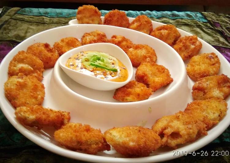 Fried Pickles with honey mustard dipping sauce