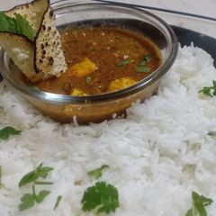 A picture of Paneer Masoor dal Curry.