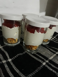 Una foto de Cheesecake sin azucar keto en vasito