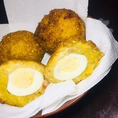 A picture of Yam egg roll🥚🥔.