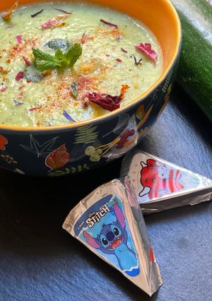 Une photo de 🥒SOUPE 🥣 COURGETTES 🥒KIRI JUST FOR KIDS👶🍵🥄