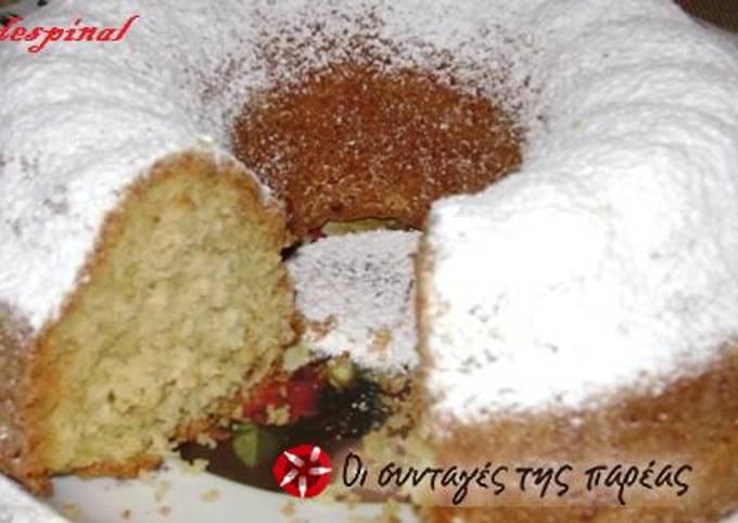 κύρια φωτογραφία συνταγής Κέικ με τριμμένη καρύδα και γάλα καρύδας