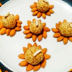 Til kut Laddoo A picture of Til kut Laddoo.