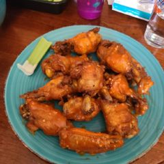 Buffalo garlic chicken wings A picture of Buffalo garlic chicken wings.