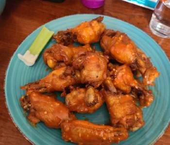 Easy Serving Recipe Buffalo garlic chicken wings Restaurant Style