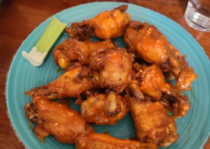 Simple Way to Make Homemade Buffalo garlic chicken wings