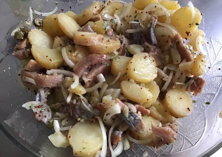 La Recette Pas à Pas Salade de pommes de terre aux harengs et moutarde à l ancienne