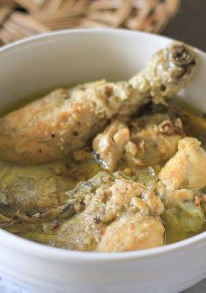 Une photo de 🇮🇩️Poulet Lebaran Opor