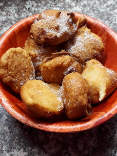 Una foto de Buñuelos con membrillo