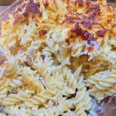 A picture of Christmas leftover turkey pasta bake.