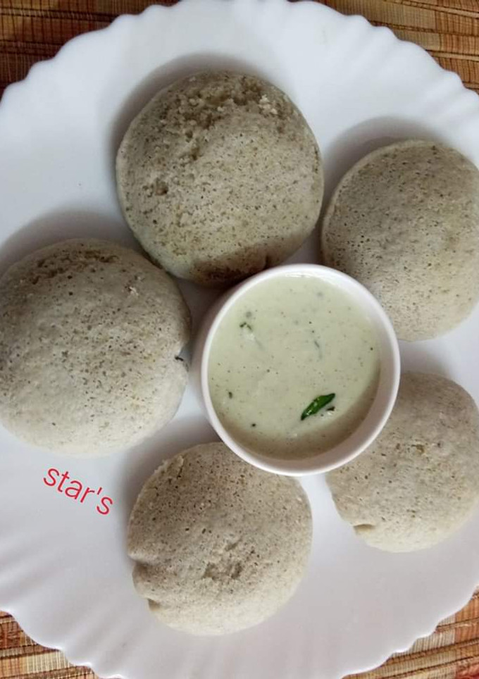 கம்பு இட்லி செய்முறை முக்கிய புகைப்படம்