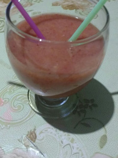 Una foto de Licuado de frutas🍹🍹