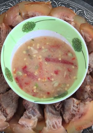 Hình của món Thịt me hấp sả gừng.