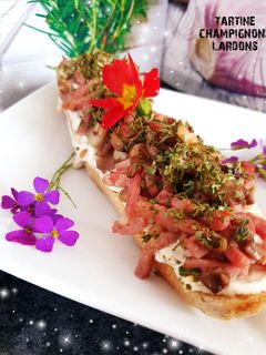 Une photo de Bruschetta tartine champignons lardons fromage frais 😋