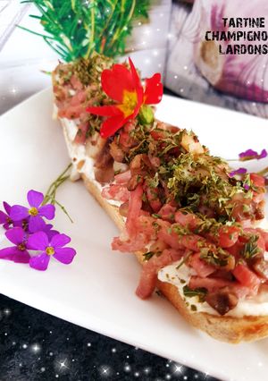 Une photo de Bruschetta tartine champignons lardons fromage frais 😋