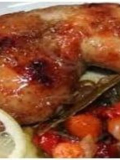Una foto de Pollo al horno con limón