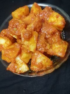 લસણીયા બટાકા (lasaniya bateta recipe in gujarati) રેસીપી મુખ્ય ફોટો