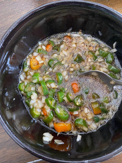 Una foto de Chiles serranos con soya