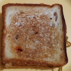 A picture of Maggi sandwich.