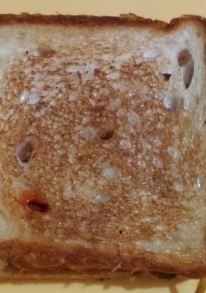 A picture of Maggi sandwich.