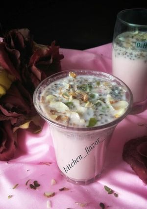 A picture of Rooh afza Milkshake.