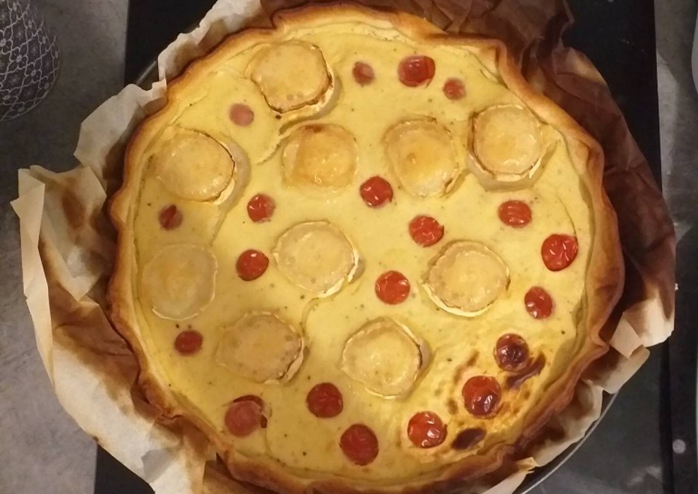 Quiche au fromage de chèvre et tomates cerises
