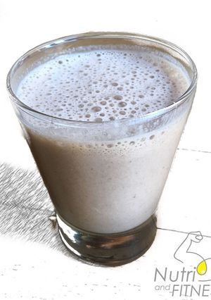 Una foto de Licuado de durazno y miel hiperproteico fit