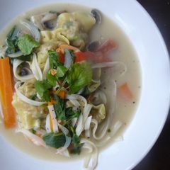 A picture of Whonton coconut soup.