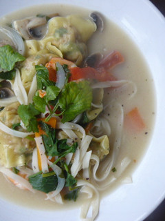 A picture of Whonton coconut soup.