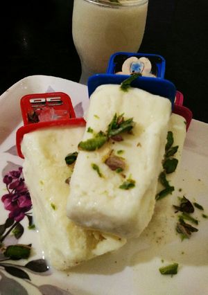 A picture of Malai Pista Kulfi.