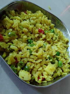 પૌવા(Pauva recipe in Gujarati) રેસીપી મુખ્ય ફોટો