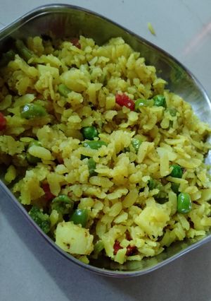 પૌવા(Pauva recipe in Gujarati) રેસીપી મુખ્ય ફોટો