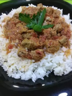 صورة لوصفة التونة العنيدة بالصلصة الحمراء والأرز 🐟🐟
