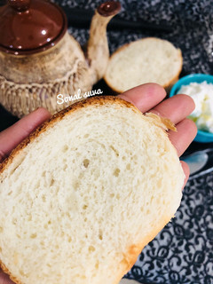 બ્રેડ (homemade bread recipe in Gujarati) રેસીપી મુખ્ય ફોટો