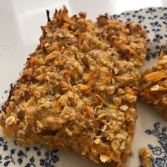 Savoury carrot flapjacks A picture of Savoury carrot flapjacks.