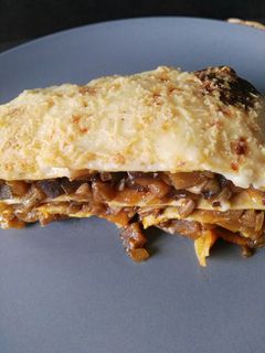 Una foto de Lasaña de berenjena y champiñones