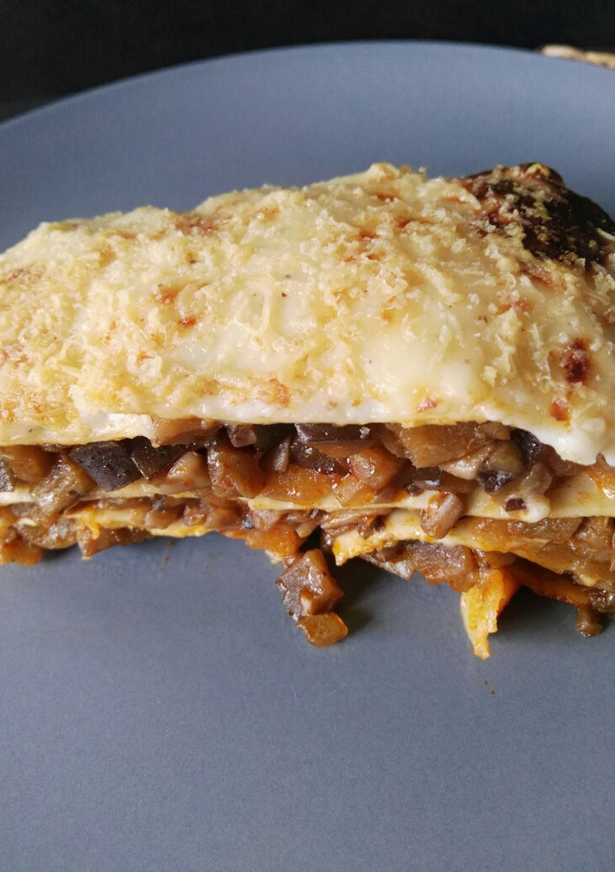 Una foto de Lasaña de berenjena y champiñones