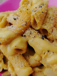 A picture of Mac 'n' Cheese.