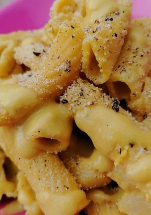 A picture of Mac 'n' Cheese.