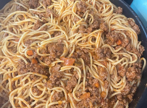 Una foto de Espaguetis con carne molida