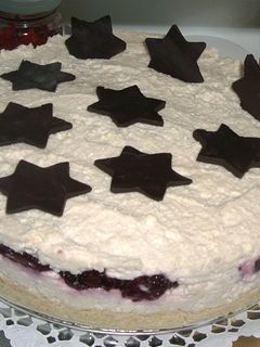 Meggyes karácsonyi mascarpone torta recept fotója