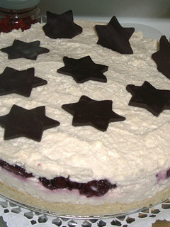 Meggyes karácsonyi mascarpone torta recept fotója