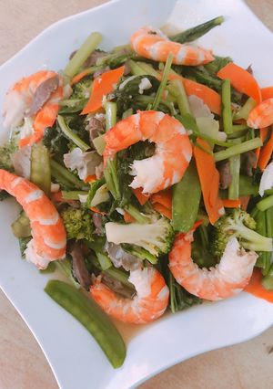 Hình của món Tim heo xào thập cẩm.