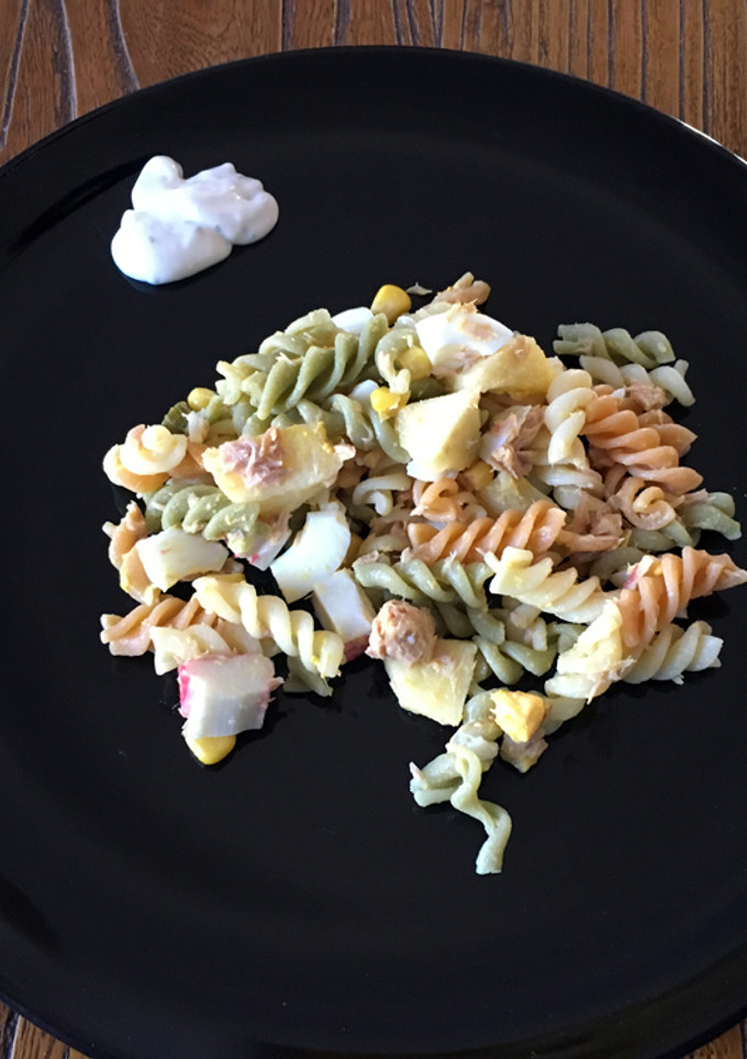 Una foto de Ensalada de pasta tricolor