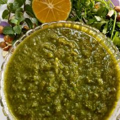 A picture of Roasted Chna pudina chutney.